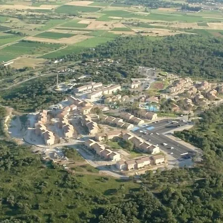 Maison Accueillante à Avec Piscine Et Terrasse Casa de Férias