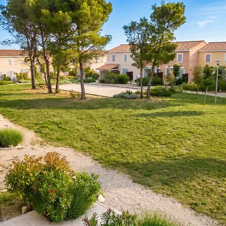 Hébergement de vacances Maison Accueillante à Avec Piscine Et Terrasse